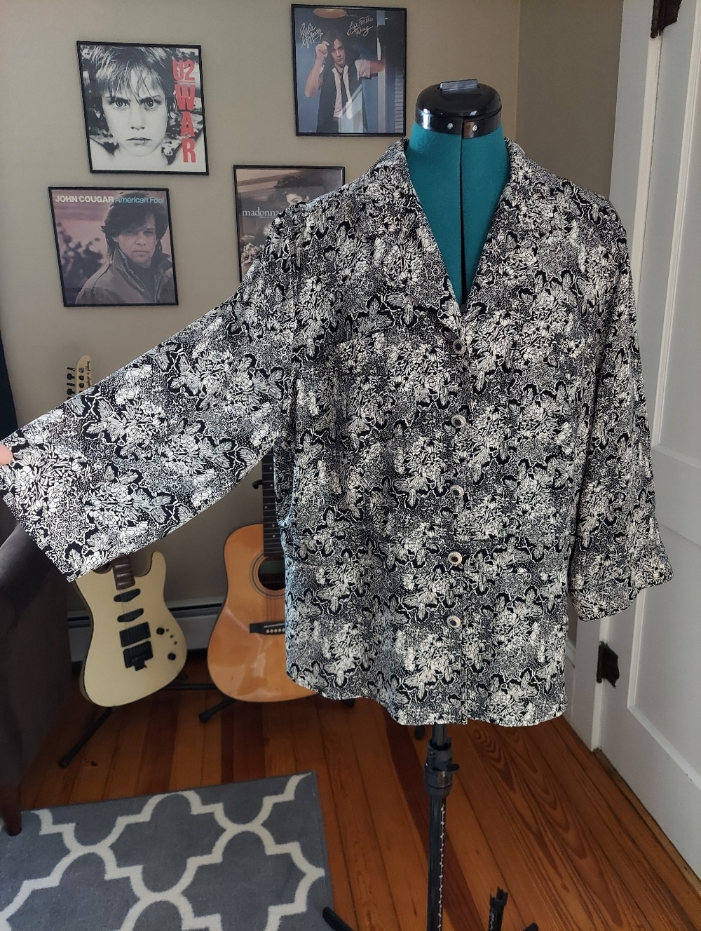 🔴3/$15 Sag Harbor Floral Print Button Down Blouse